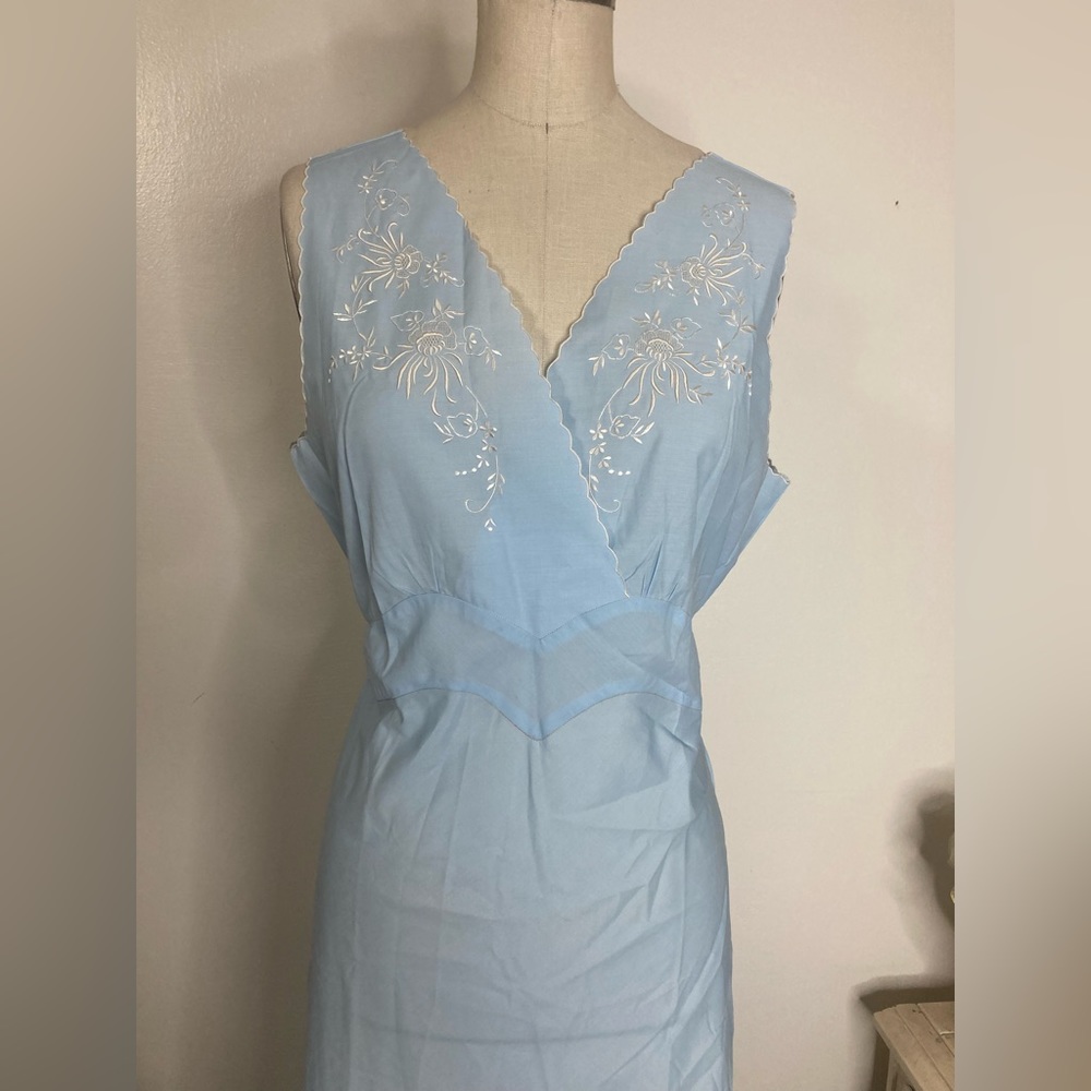 Vintage deadstock handmade night dress - Picture 3 of 7